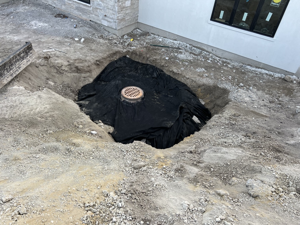 Drainage basin installation for flood control